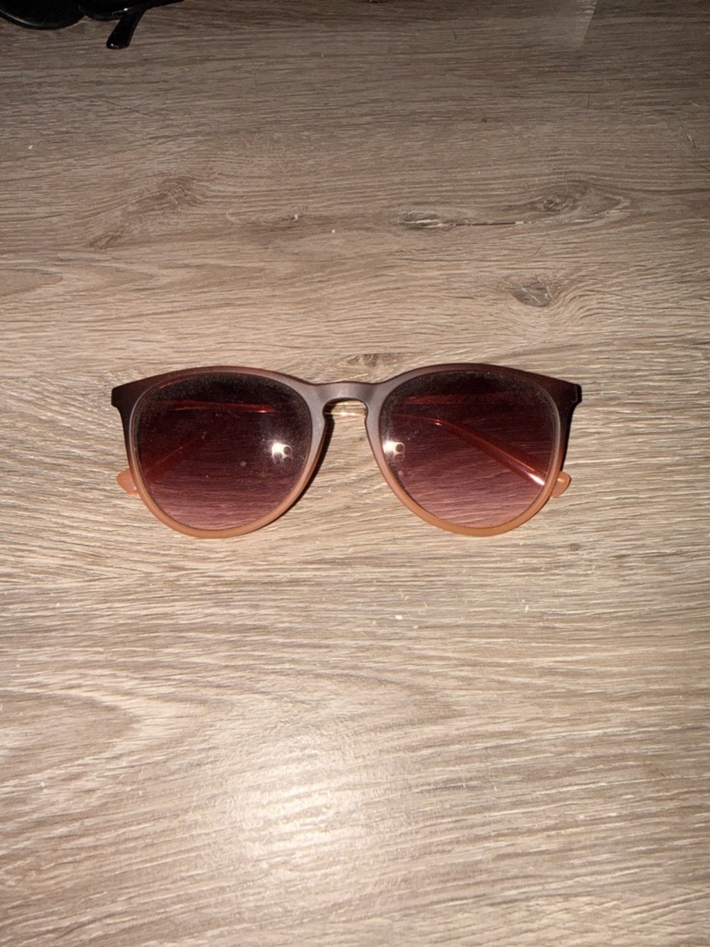 Gradient Brown Round Sunglasses
